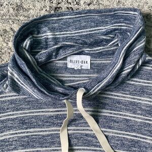 Olive + Oak extra long pullover top